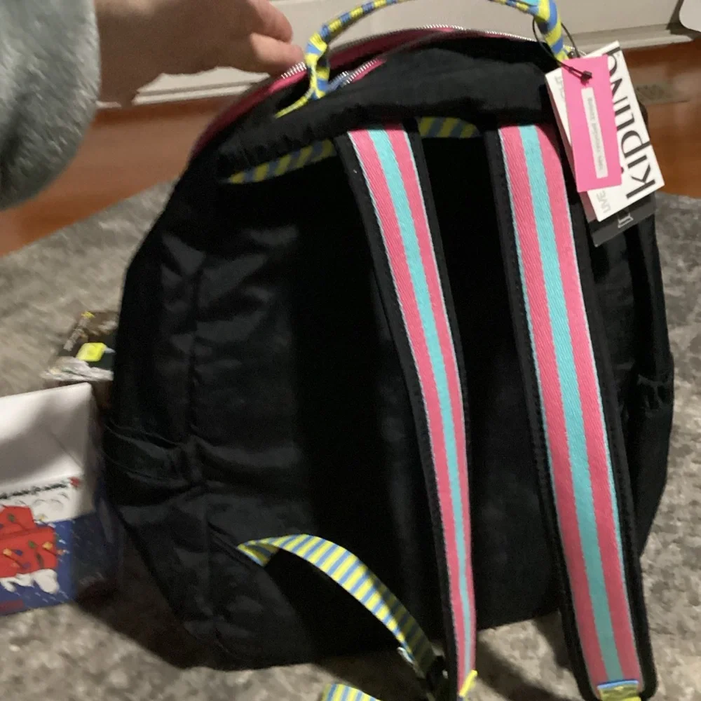 Kipling features 56%